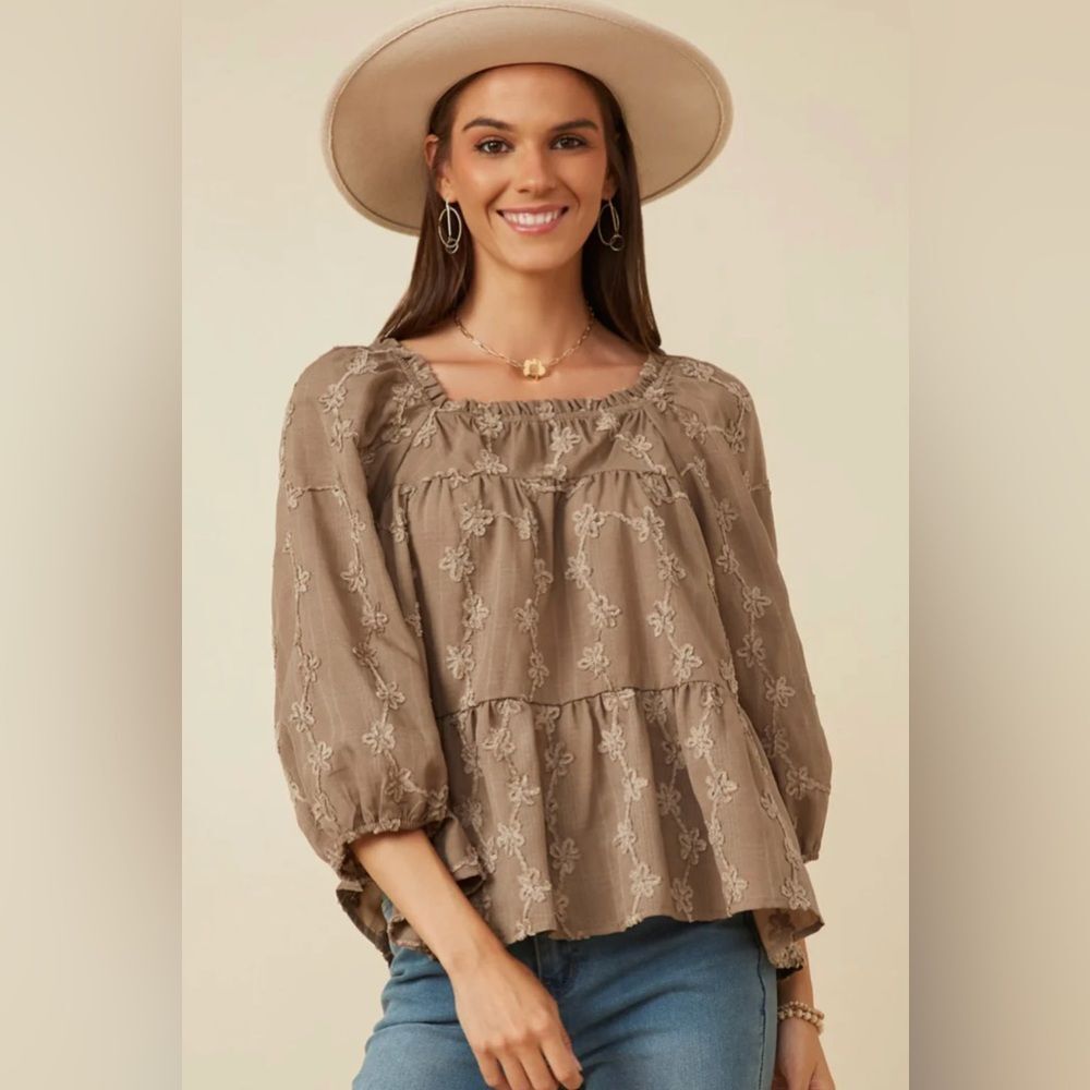 NWT** HAYDEN LA brushed floral puff sleeve top in taupe Size M